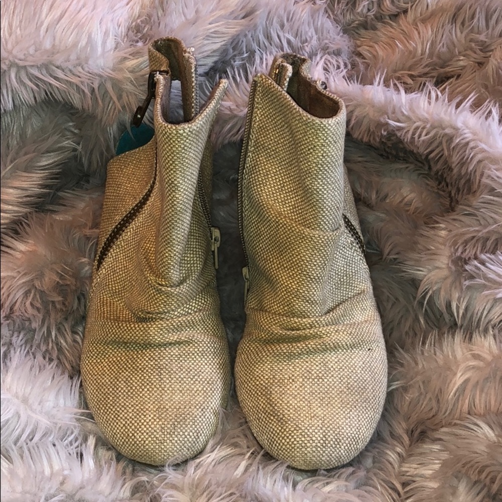 Tan Cut Out Heel Wedges